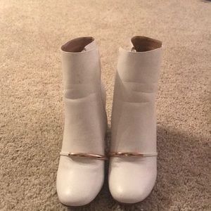 Nastygal white booties size 7